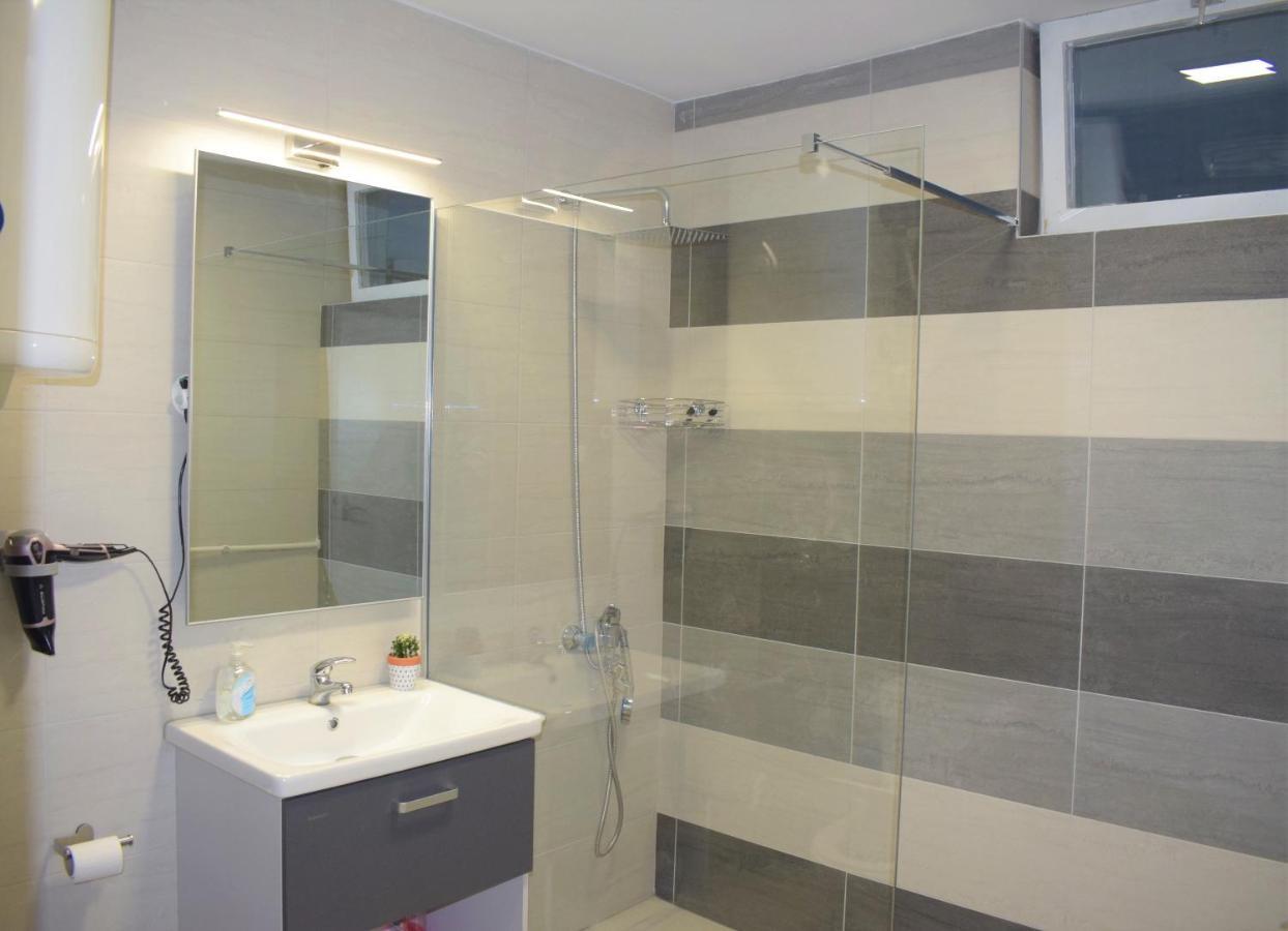 Daire Tea's Apartment, - Centre